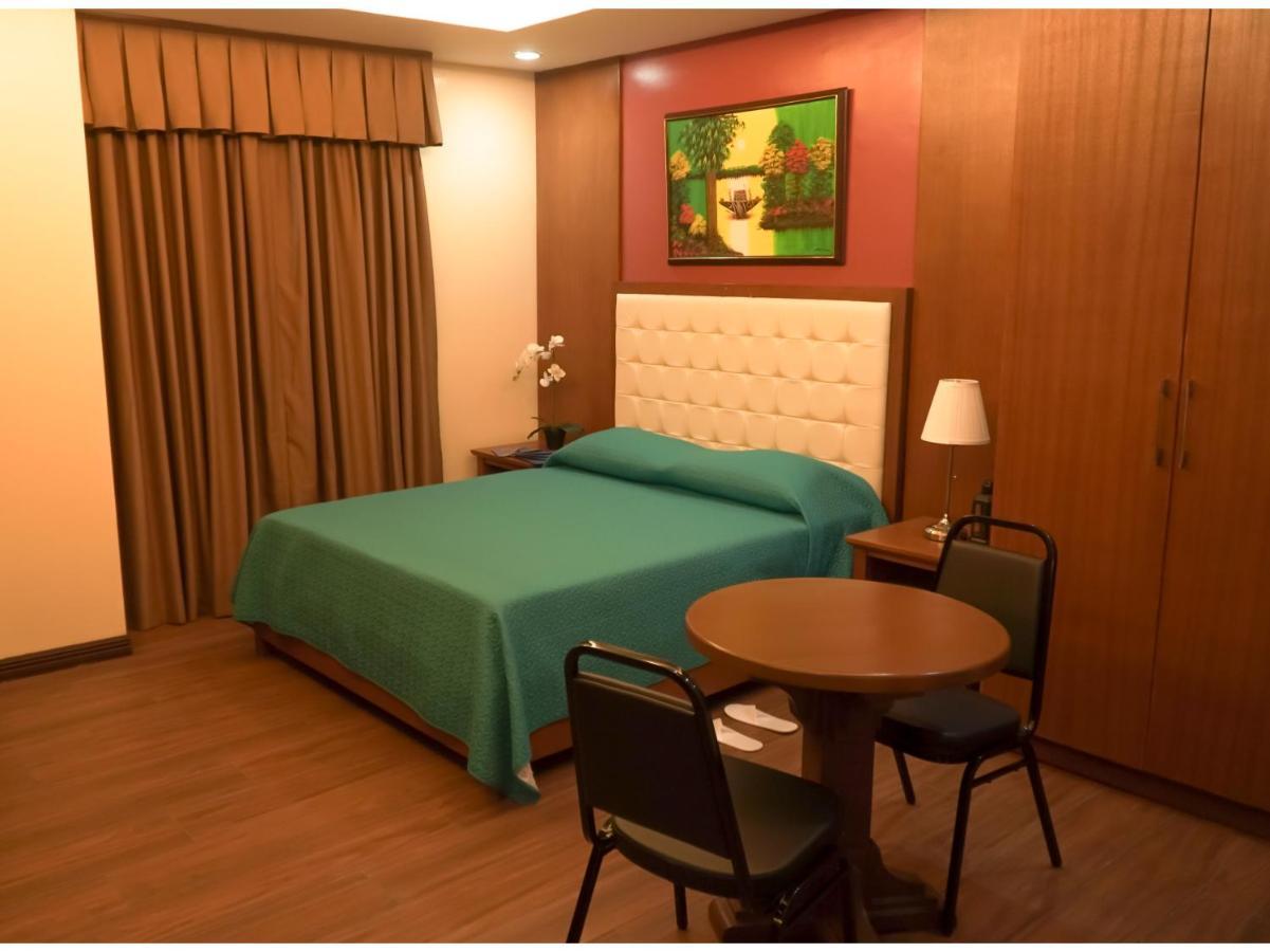M28 Hotel And Apartments Quezon City Extérieur photo