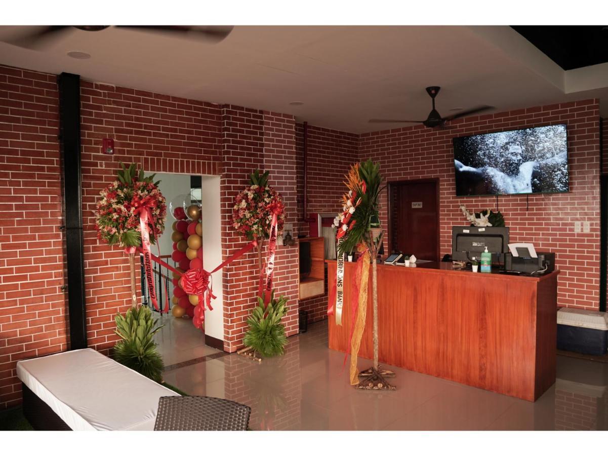 M28 Hotel And Apartments Quezon City Extérieur photo