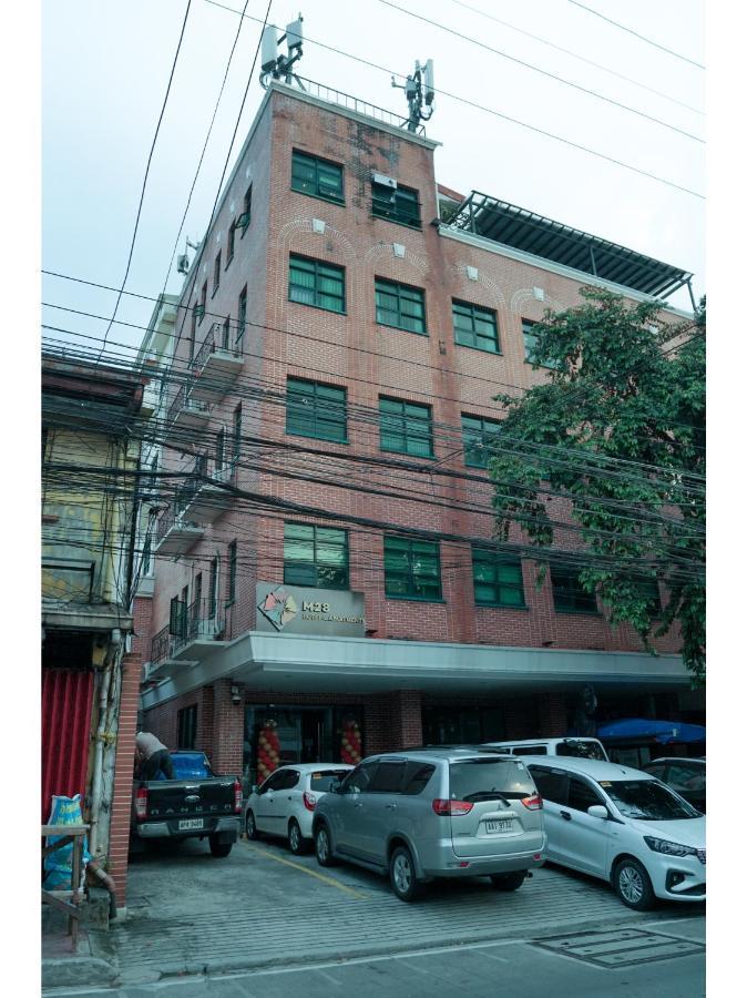 M28 Hotel And Apartments Quezon City Extérieur photo