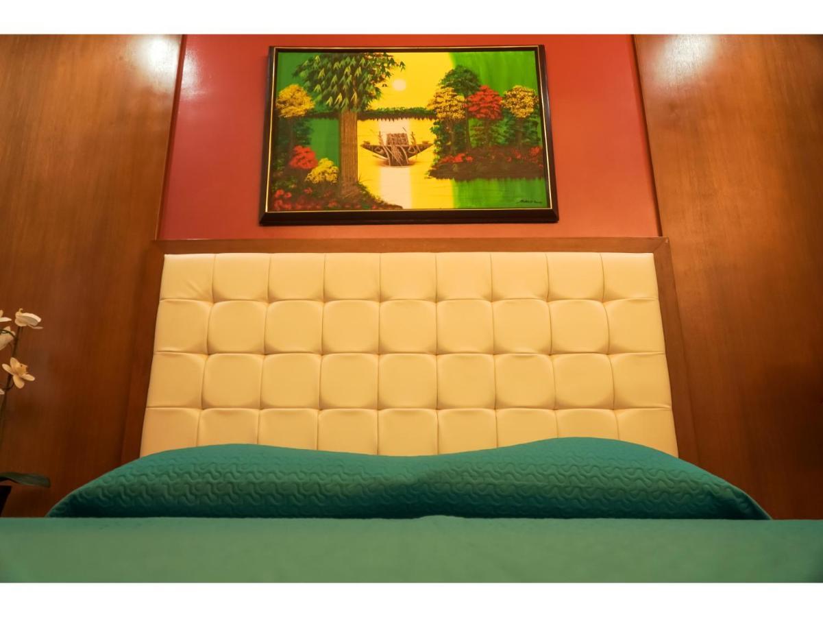 M28 Hotel And Apartments Quezon City Extérieur photo