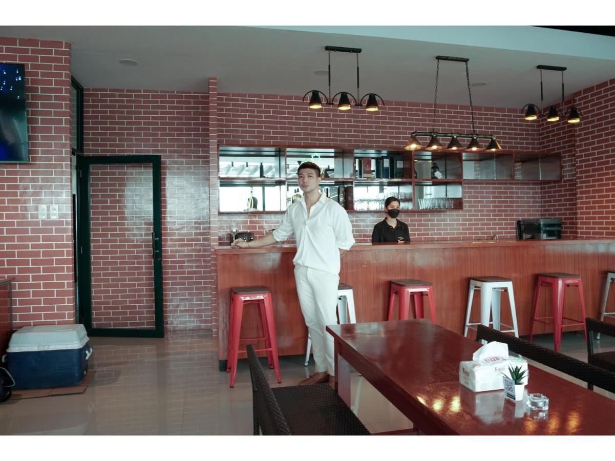 M28 Hotel And Apartments Quezon City Extérieur photo
